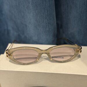 Gentle Monster Clear Oval Frame Sunglasses Modern Designer Look